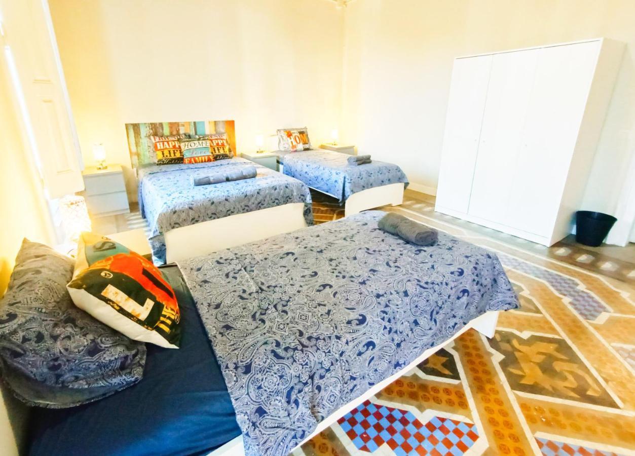 By Plaza Catalunya Rooms Barselona Dış mekan fotoğraf