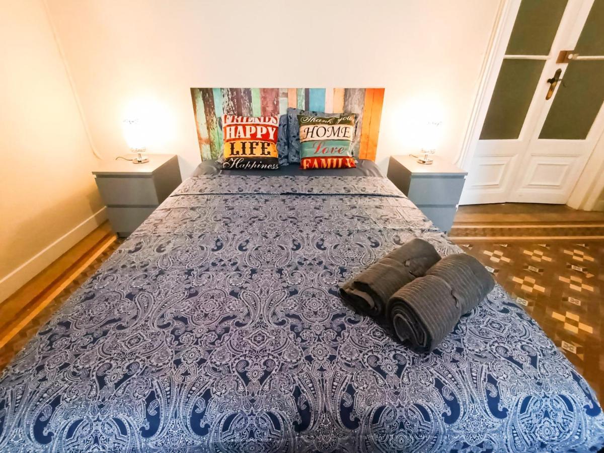 By Plaza Catalunya Rooms Barselona Dış mekan fotoğraf