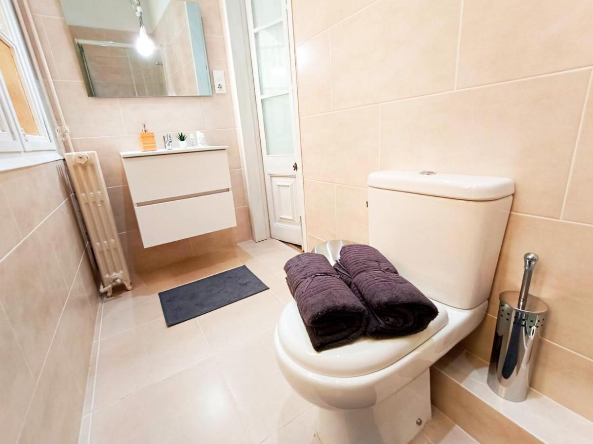 By Plaza Catalunya Rooms Barselona Dış mekan fotoğraf