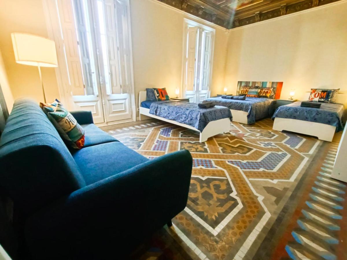 By Plaza Catalunya Rooms Barselona Dış mekan fotoğraf